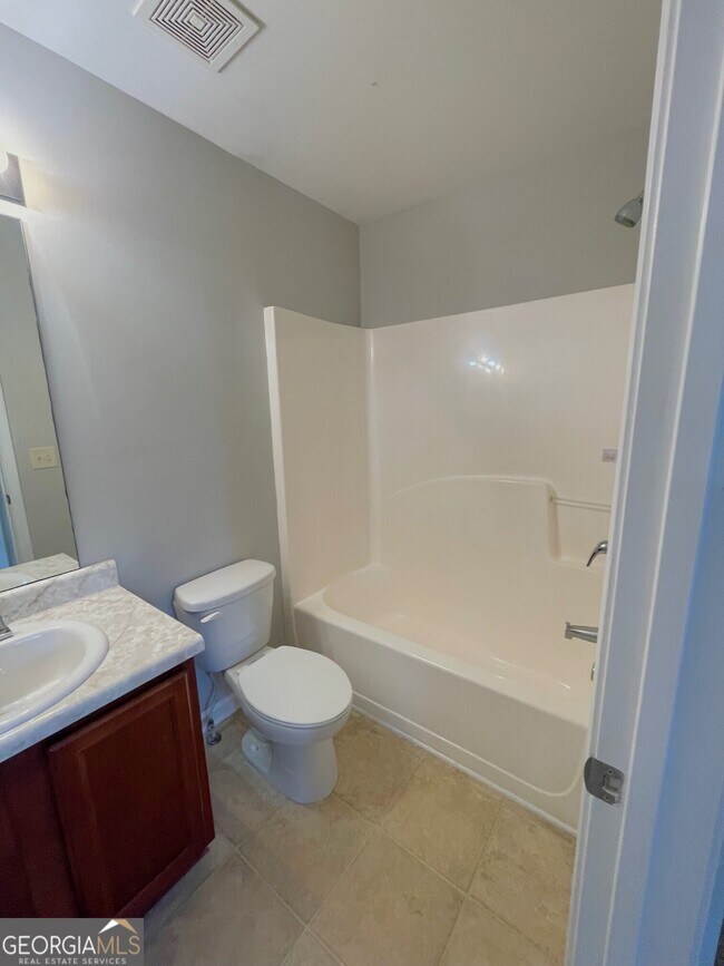 Building Photo - 149 High Point Way