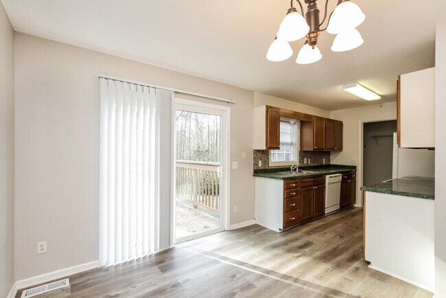 Building Photo - 2606 Foxfire Dr