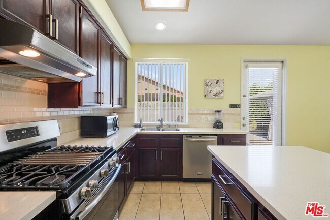 Building Photo - 69730 Mccallum Way