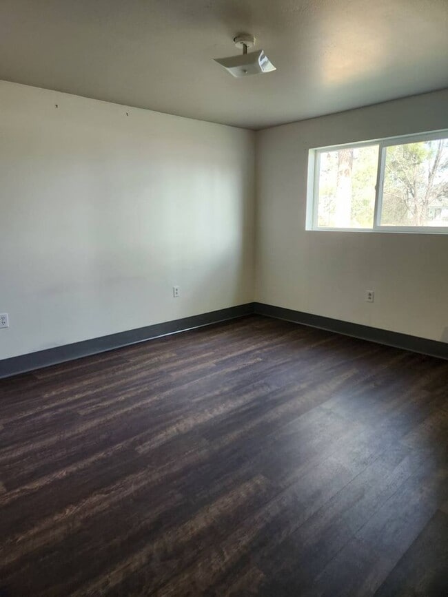 Building Photo - 6344 Eastside Hwy