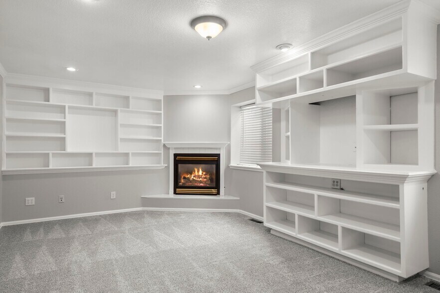 Building Photo - 12596 Elm Ln
