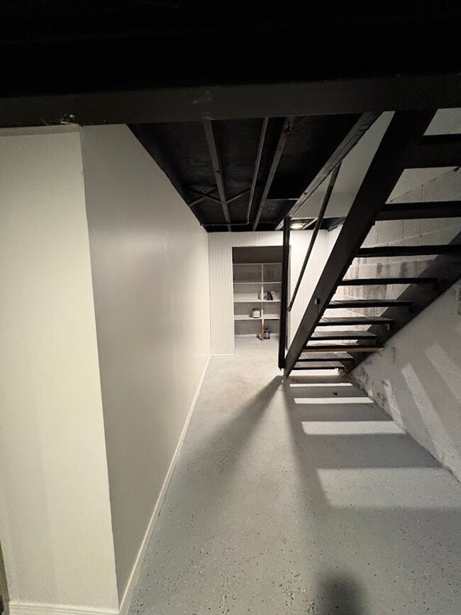 Building Photo - Three bedroom two bathroom home for rent