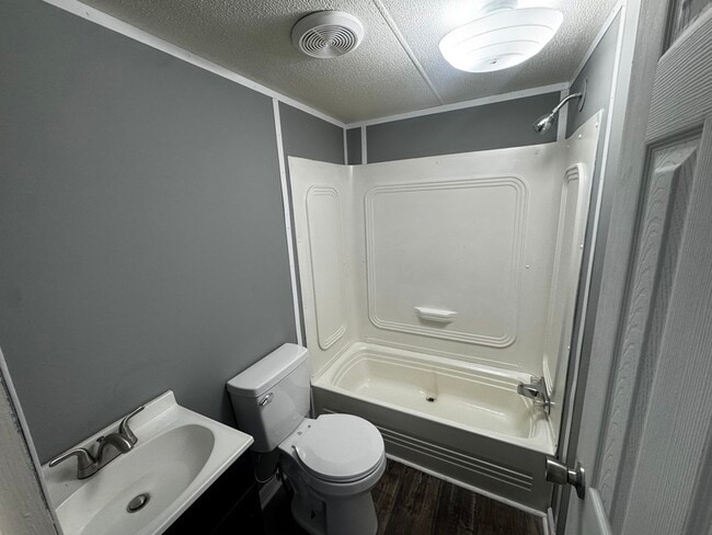 Building Photo - 428 Starlit Dr