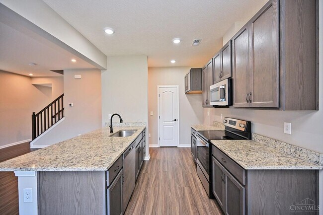 Building Photo - 1538 Summerview Ln