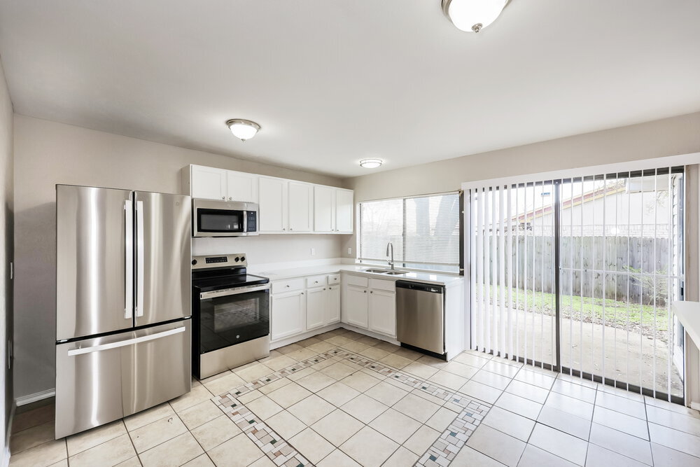 Building Photo - 114 S Young Blvd