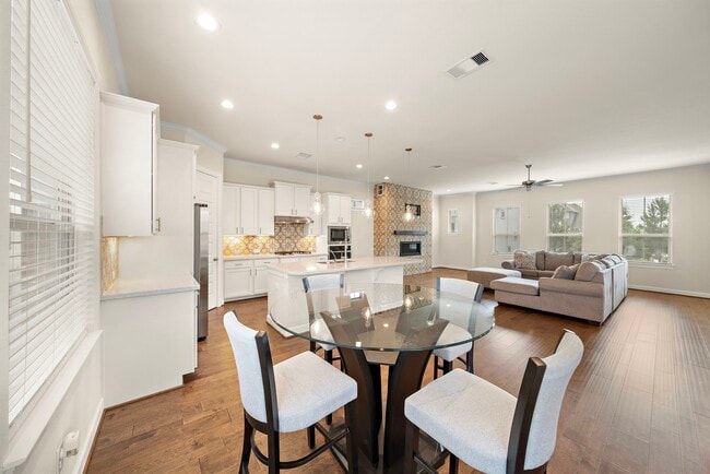 Building Photo - 4003 Centre Valley Ln