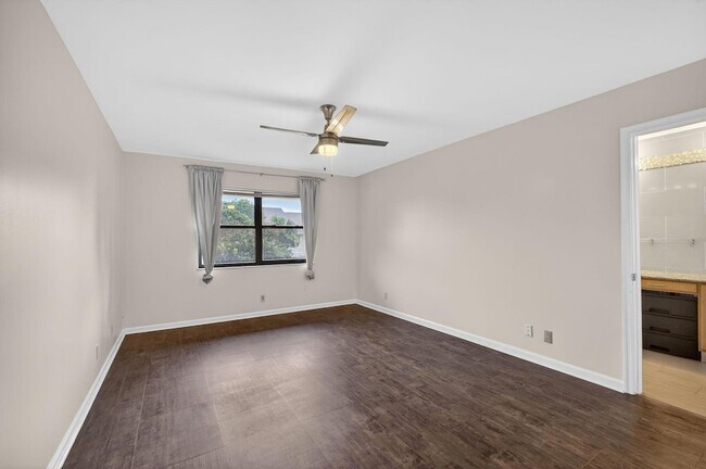 Building Photo - 17137 Waterbend Dr