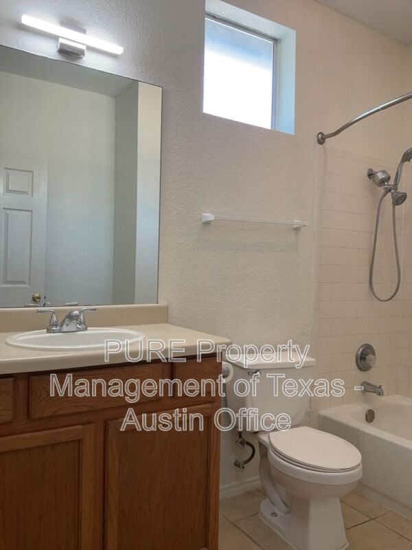 Building Photo - 304 Windridge Village Cove