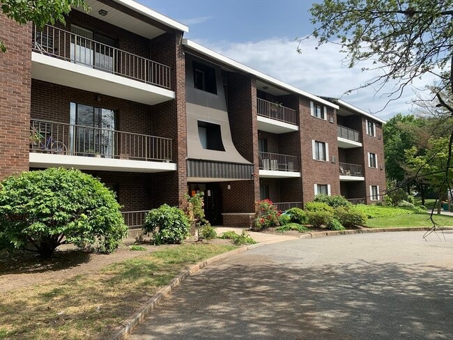 Building Photo - 2300 Commonwealth Ave
