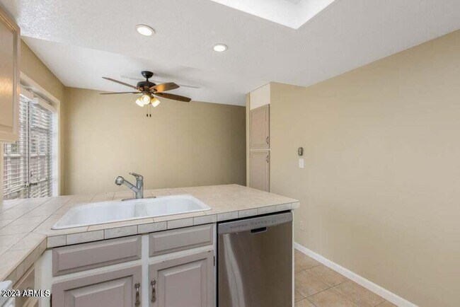 Building Photo - 7230 E Arlington Rd