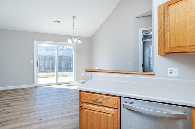 Building Photo - 6259 N Water Cress Cir