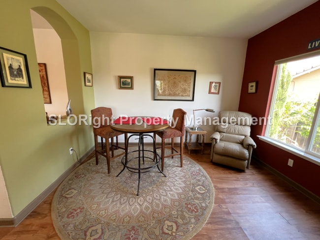 Building Photo - AVAILABLE AUGUST - Gorgeous 3 Bedroom Paso Robles Home