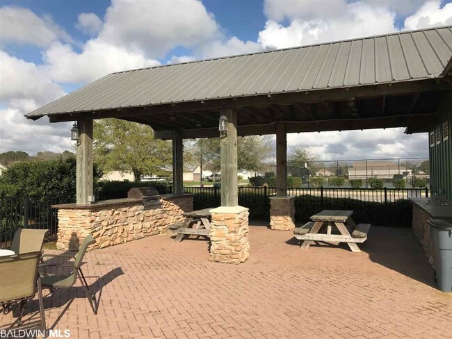 Building Photo - 7944 Pickwick Dr.