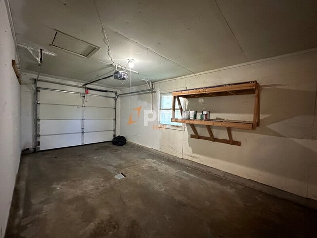 Building Photo - 613 Southwind Dr