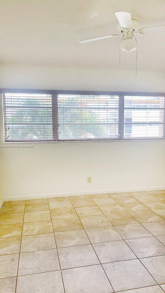 Building Photo - 1460 NE 169th St