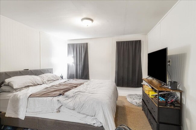 Building Photo - 212 W North St