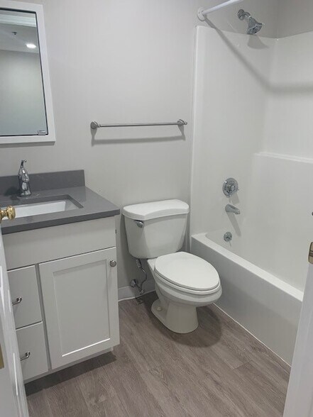 Building Photo - 90 South St