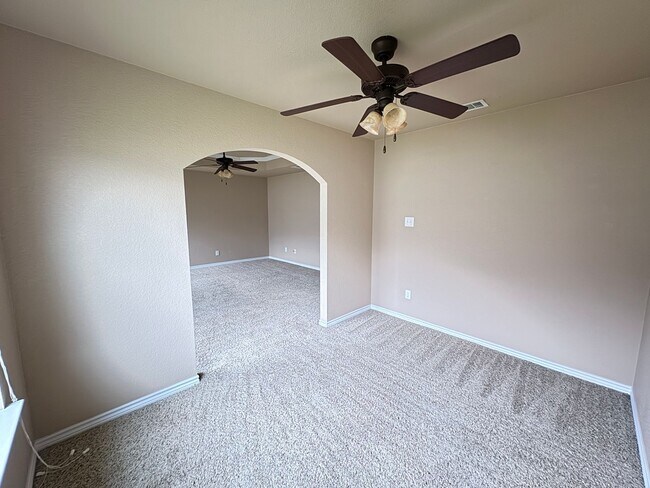 Building Photo - 708 Cody James Dr