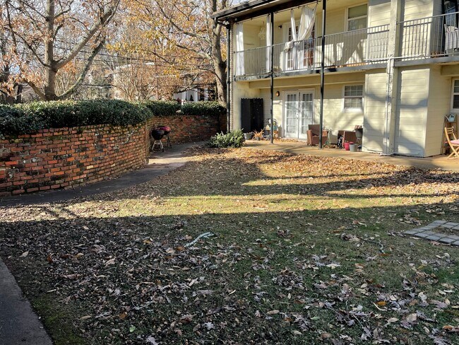 Building Photo - 897 N Highland Ave NE