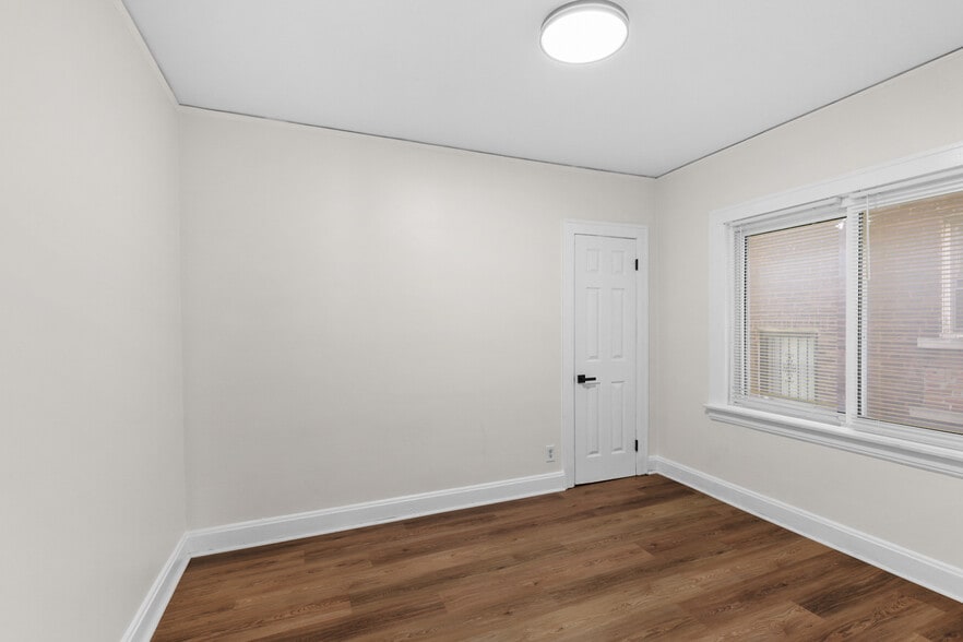 Building Photo - 13533 Santa Rosa Dr