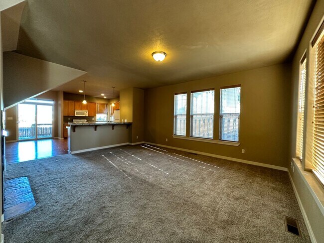 Building Photo - SPACIOUS SINGLE FAMILY HOME LOCATED IN SW REDMOND!