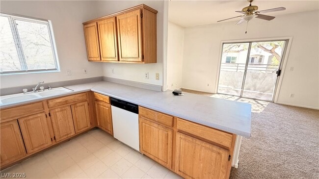 Building Photo - 5655 E Sahara Ave