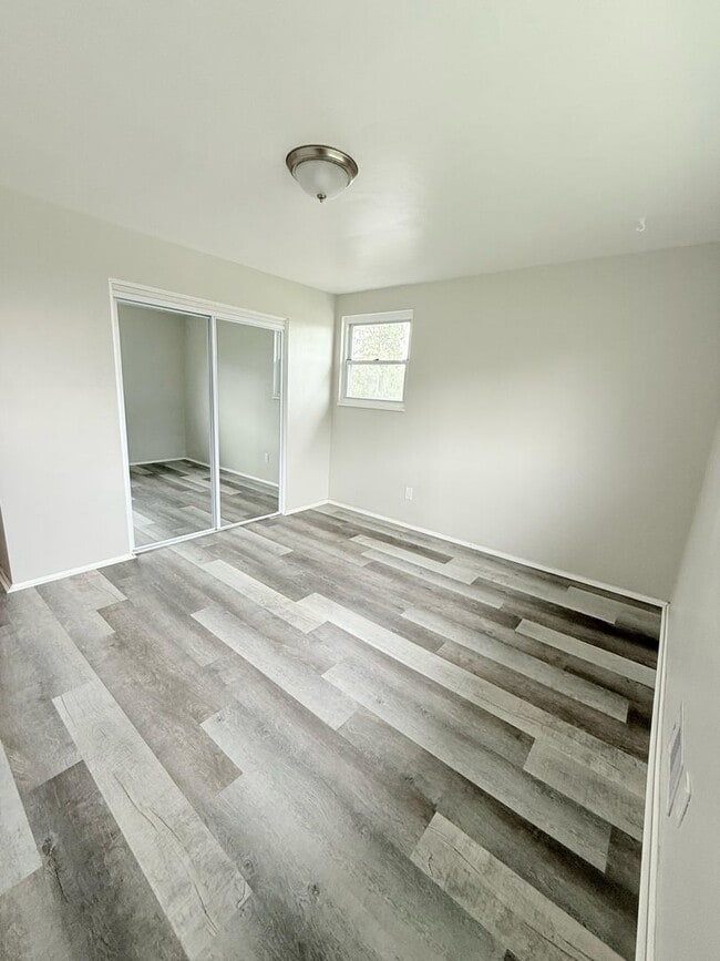 Building Photo - Newly Remodeled 3-Bed, 2-Bath Ranch Style Home