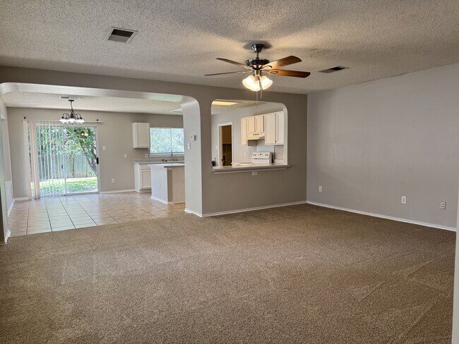 Building Photo - 1008 Aransas Cove