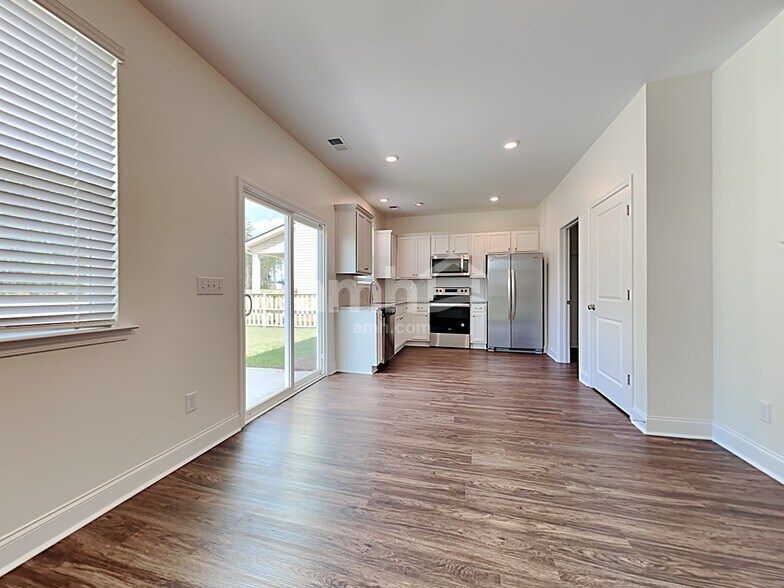 Building Photo - 281 Bering Ln
