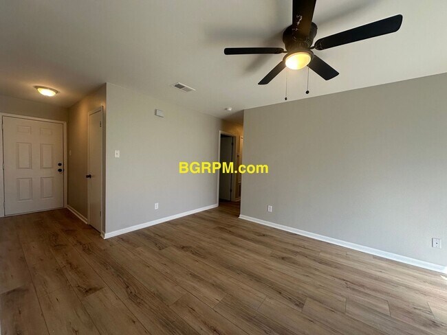 Building Photo - 9 Bradburn Rd