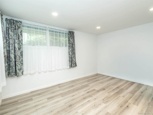 Building Photo - 7 Appletree Ln