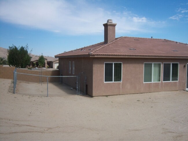 Building Photo - AVAILABLE NOW $200 off First Month Rent