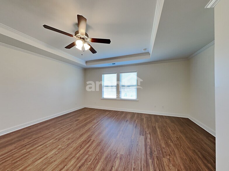 Building Photo - 111 Samara Ln