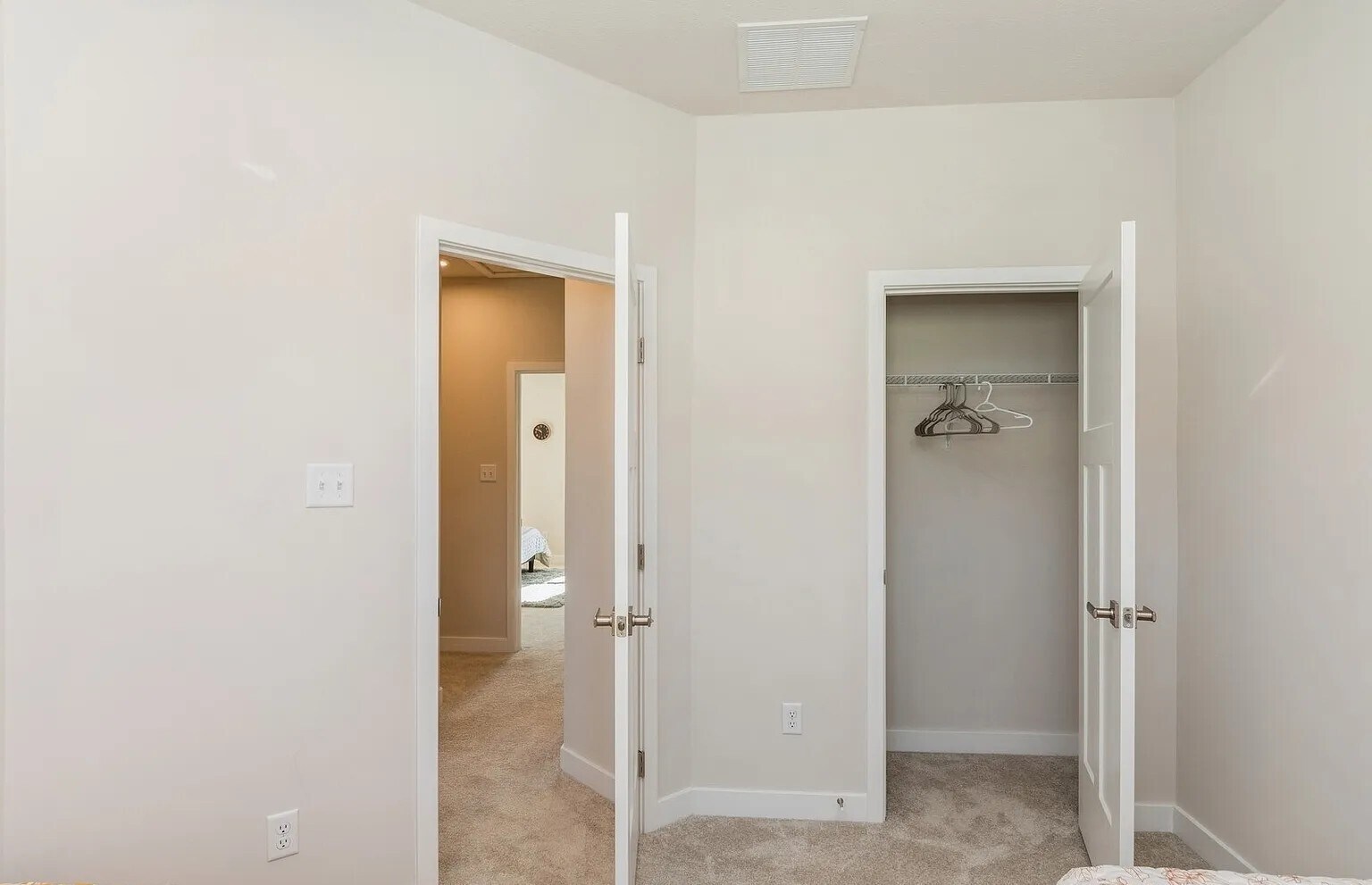 Building Photo - 6702 Sycamore Way