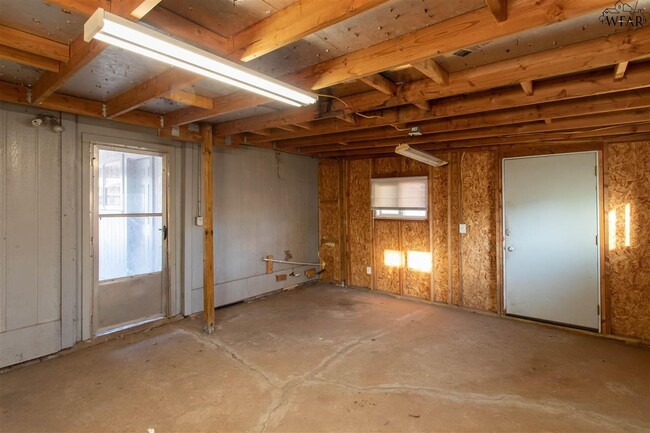 Building Photo - 2939 Moffett Ave