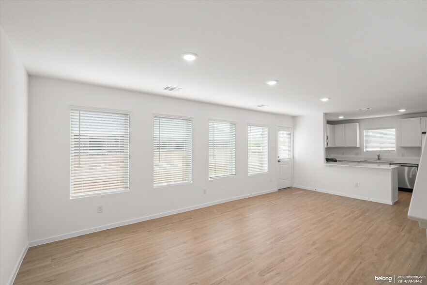 Building Photo - 3167 Savannah Rose Dr