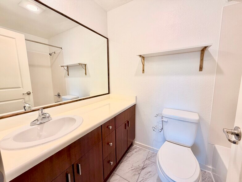 En Suite Bathroom - 16101 Bothell Everett Hwy