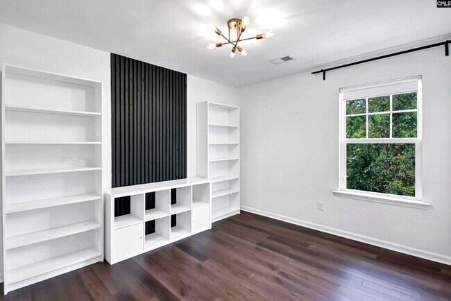 Building Photo - 834 Parnell Ct