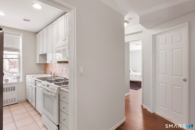 Building Photo - 7 4th St