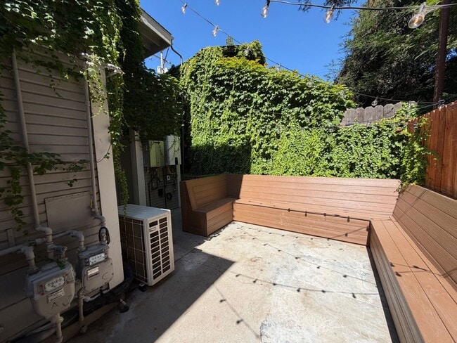 Building Photo - Beautifully Renovated Midtown Sacramento Apartment with Private Backyard Patio!