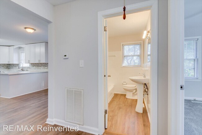 Building Photo - 2 br, 1 bath House - 1752 Wycliffe