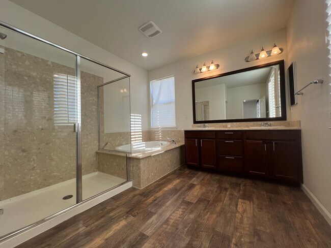Building Photo - Updgraded Blackstone Community Three Bedro...