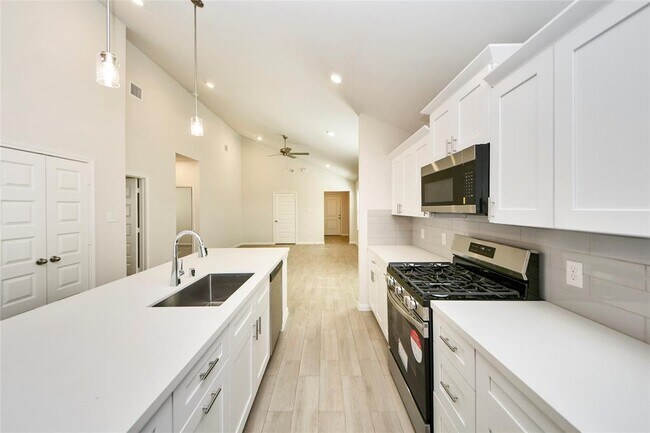 Building Photo - 21814 Ash Cypress Ct
