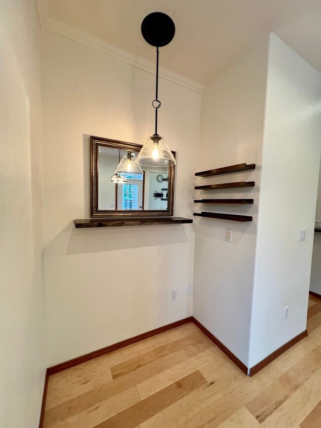 Building Photo - Stunning 3-Bedroom, 3-Bath Waterfront Home...
