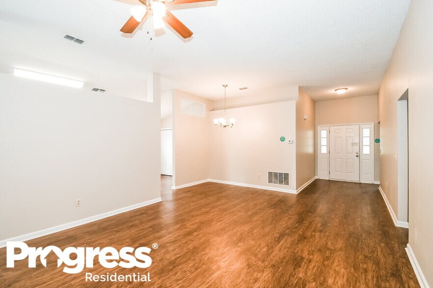 Building Photo - 1659 Spring Oaks Ln