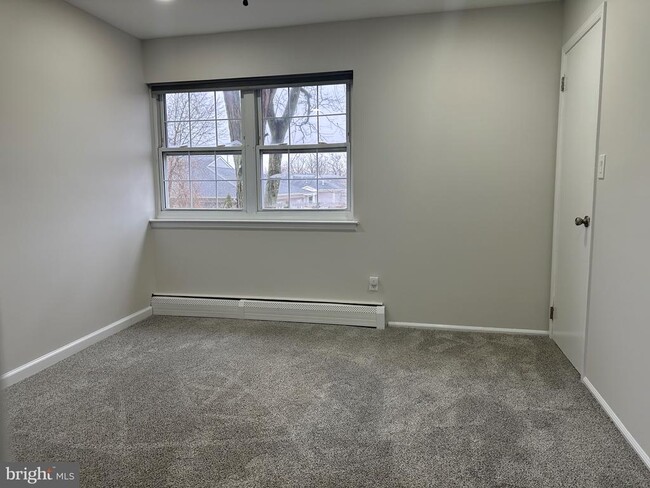 Building Photo - 902 Garnet Dr