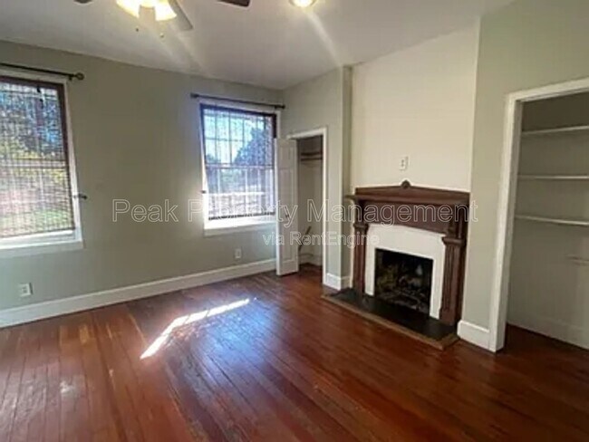 Building Photo - 216 N 32nd St
