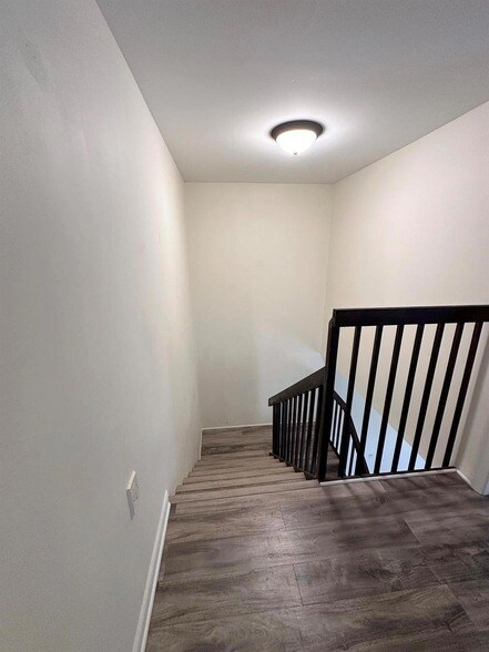 Building Photo - 579 Green Springs Pl