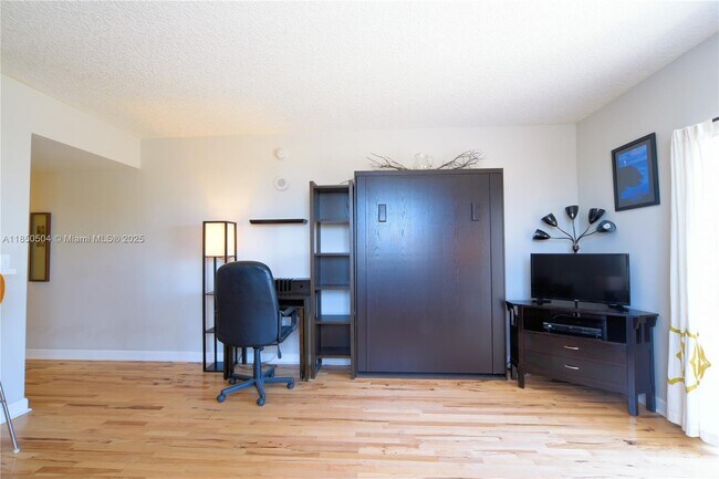 Building Photo - 50 Menores Ave