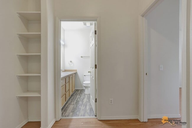 Building Photo - 1105 W 34th Ave